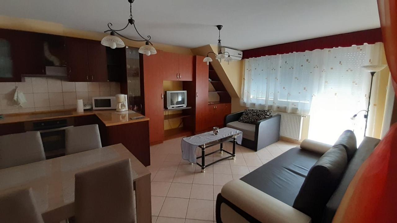 Elizabet Apartman a belvárosban Szarvas Esterno foto