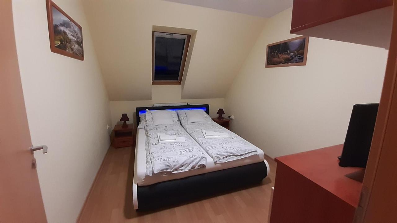 Elizabet Apartman a belvárosban Szarvas Esterno foto