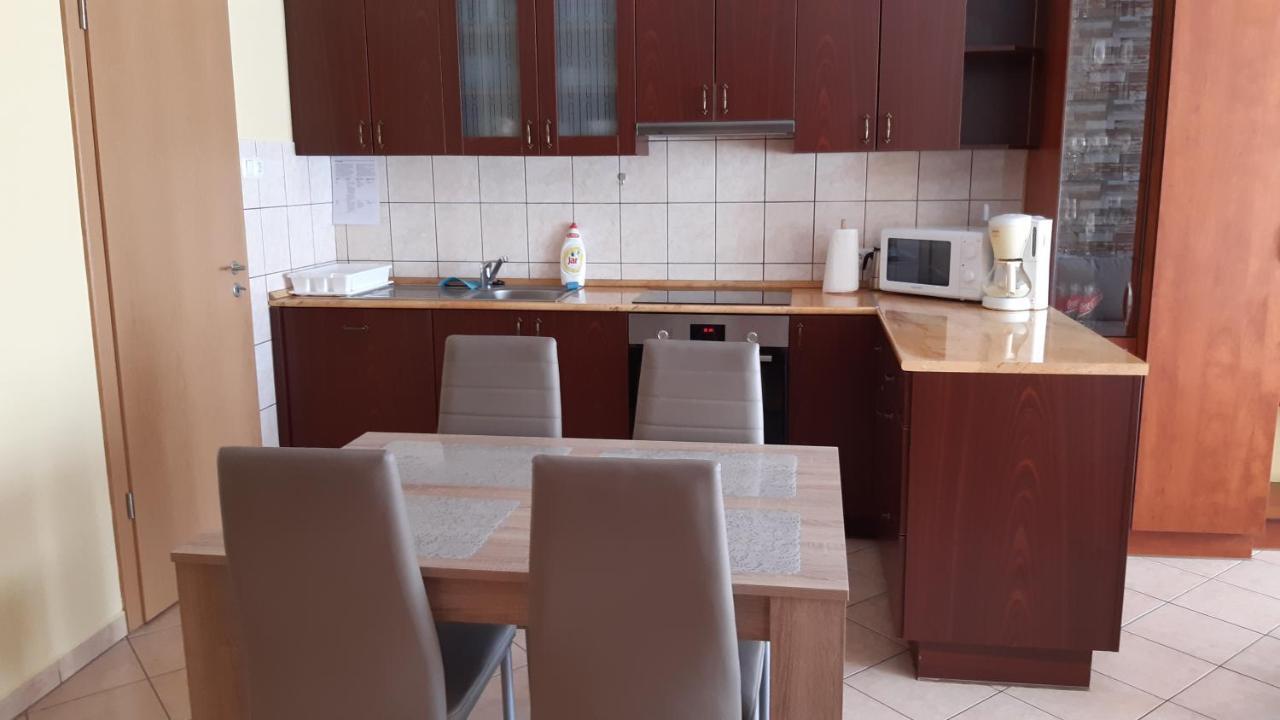 Elizabet Apartman a belvárosban Szarvas Esterno foto