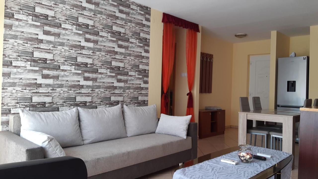 Elizabet Apartman a belvárosban Szarvas Esterno foto