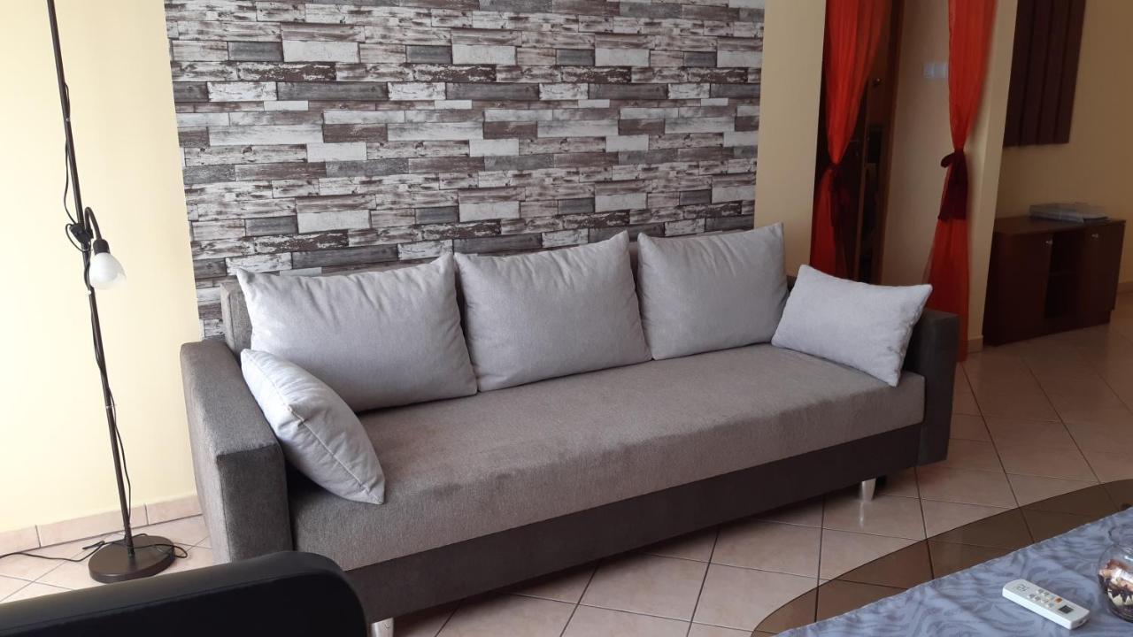 Elizabet Apartman a belvárosban Szarvas Esterno foto